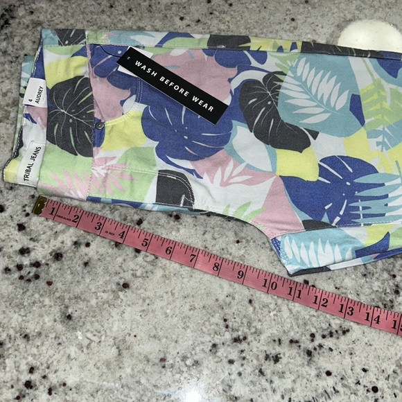 Tribal Jeans Audrey Mid-Rise Capri - Picture 5 of 6